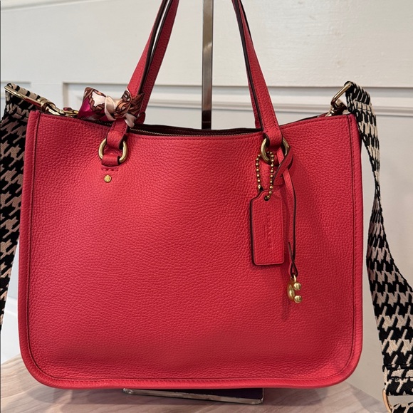 Coach Bag Tyler Carryall 28 Pink Small Tote - Picture 6 of 17